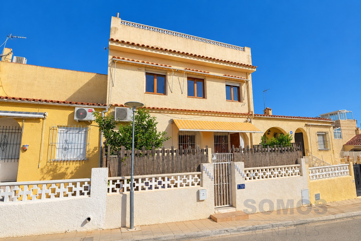 Exterior — Casa Julia, Urb La Marina